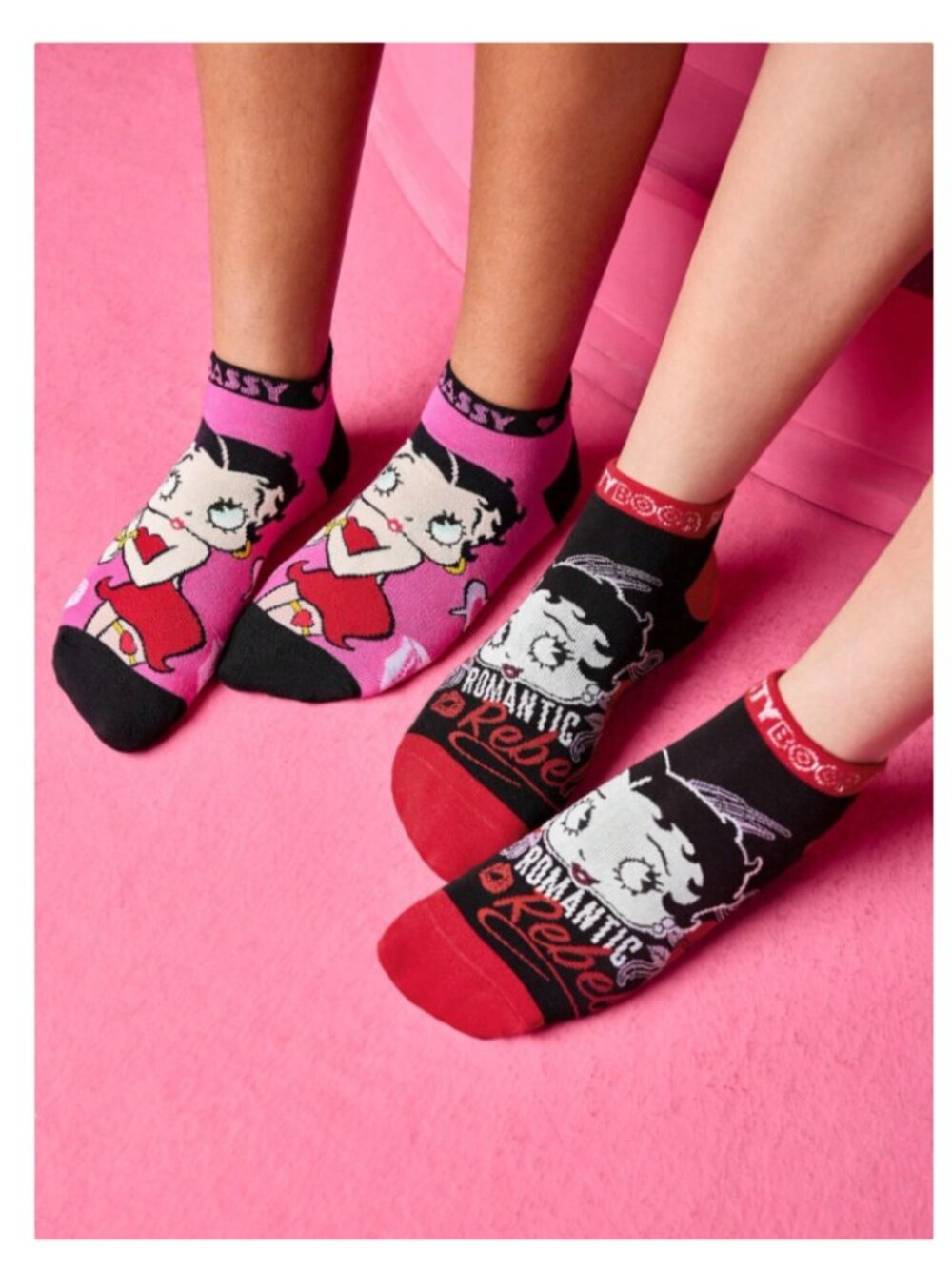 Betty Boop Women’s Ankle Socks 2-Pack – Cartoon Character, Hearts & Kiss Print